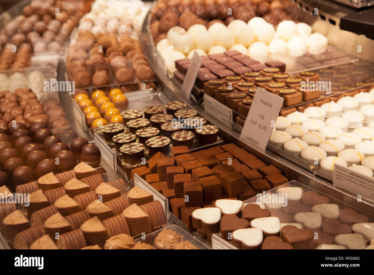 Schweizer Schokolade Stockfotografie - Alamy