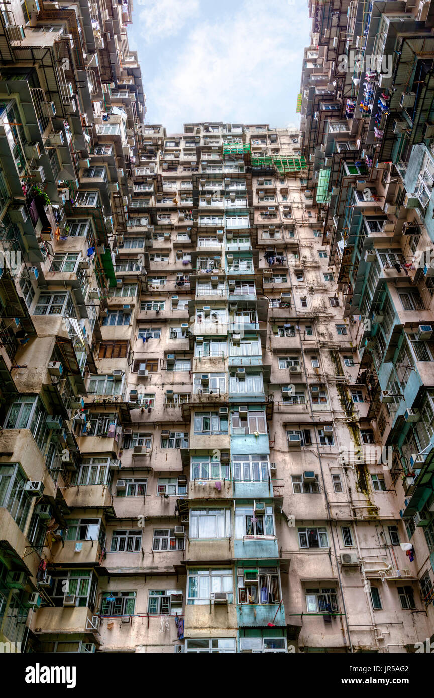 Überfüllte Gehäuse in Hong Kong alten Wohn-Viertel der Steinbruch Bucht